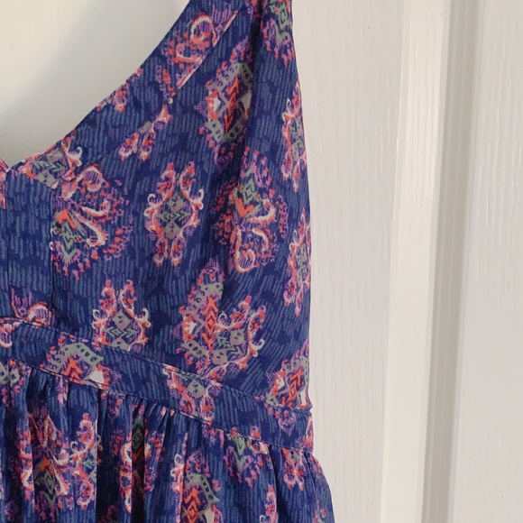 Patterned Dress - Picture 3 of 3